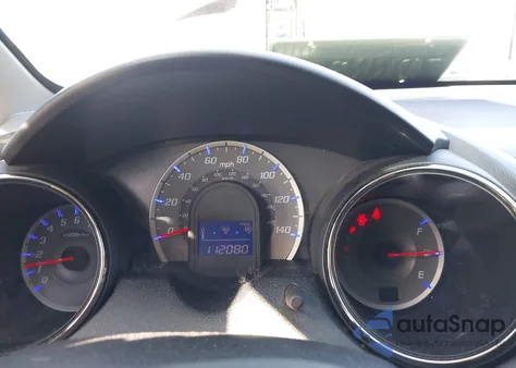 2013 Honda Fit Sport z USA, uszkodzony, nr VIN JHMGE8H52DC044339